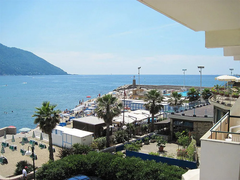 Hotel Elena Recco 3*,