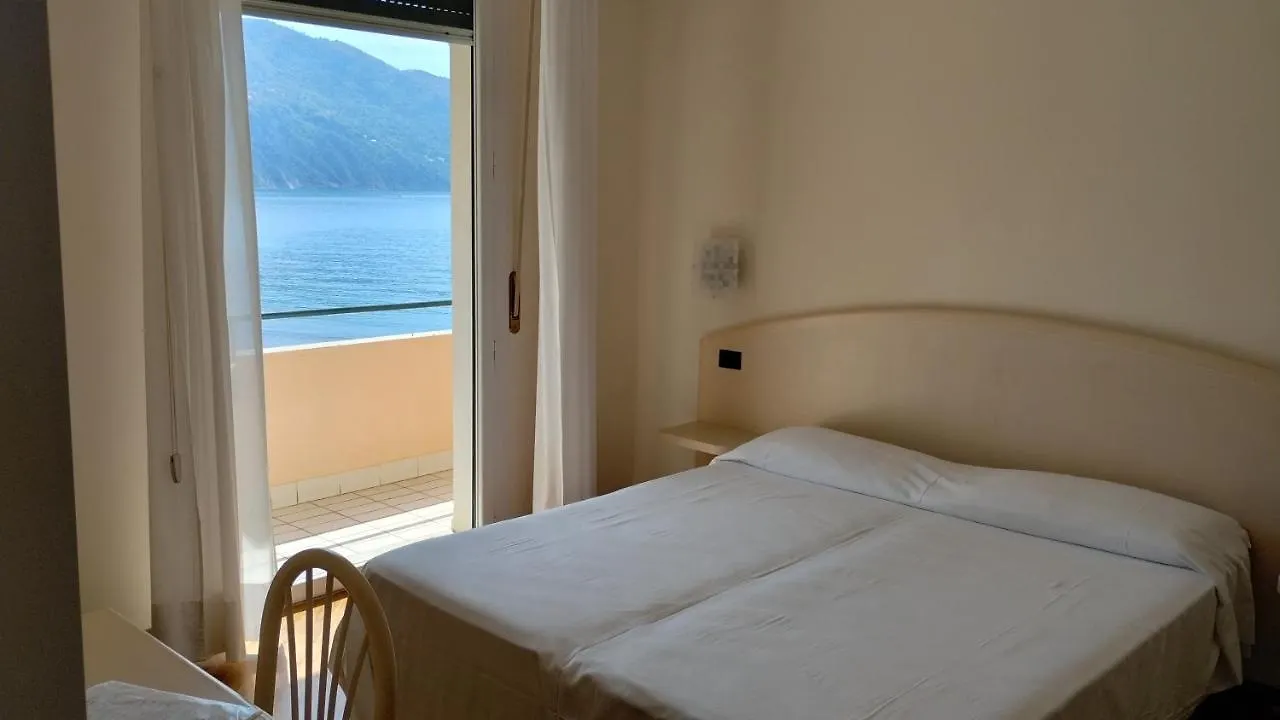 Hotel Elena Recco 3*,